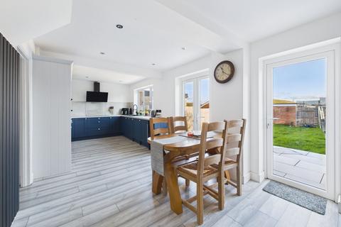 4 bedroom link detached house for sale, Oat Hill Road, Towcester, NN12