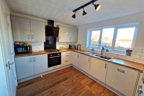 3 bedroom detached house for sale, Sandringham Gardens, Northampton NN4