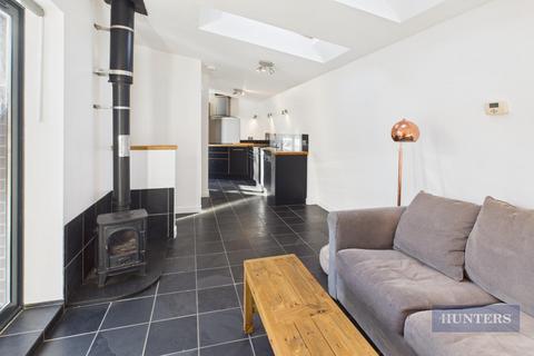 2 bedroom detached house to rent, Henstead Road, Southampton