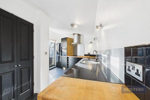 2 bedroom detached house to rent, Henstead Road, Southampton