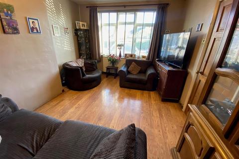 3 bedroom terraced house for sale, Campden Crescent, Dagenham