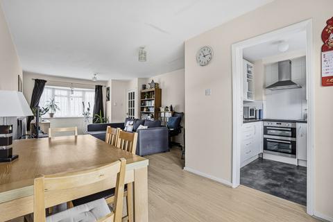 3 bedroom terraced house for sale, Hawksway, Staines-upon-Thames, TW18