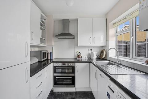 3 bedroom terraced house for sale, Hawksway, Staines-upon-Thames, TW18