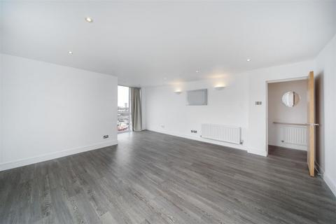 2 bedroom apartment to rent, Rosemont Road, Hampstead NW3