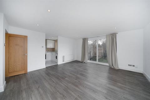 2 bedroom apartment to rent, Rosemont Road, Hampstead NW3