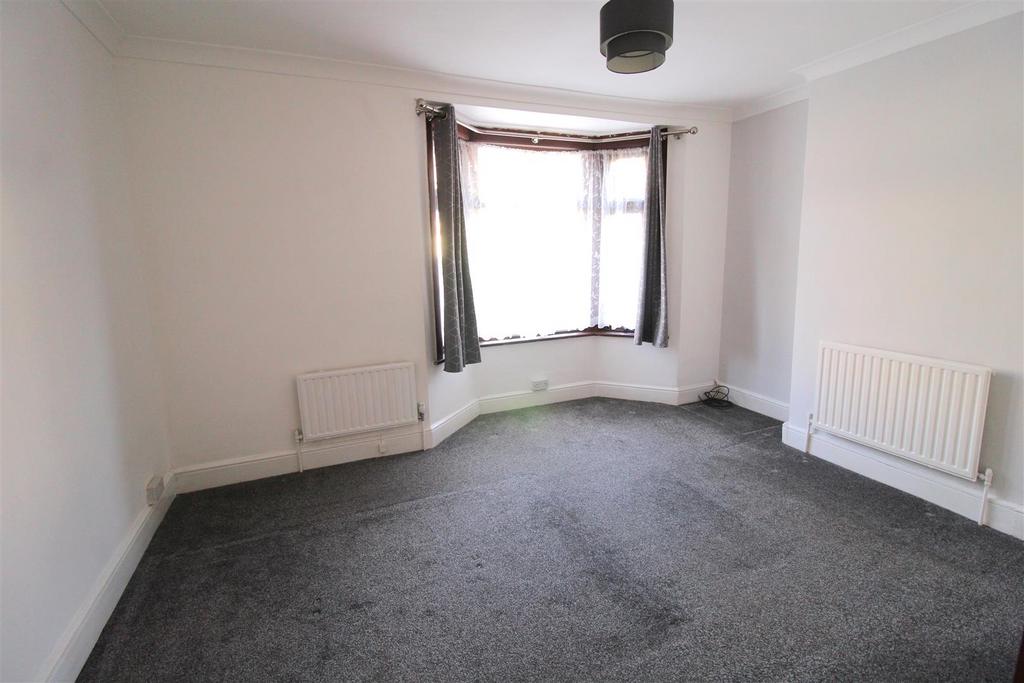 Bedroom 1 1.JPG