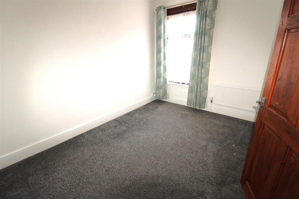 Bedroom 2.JPG