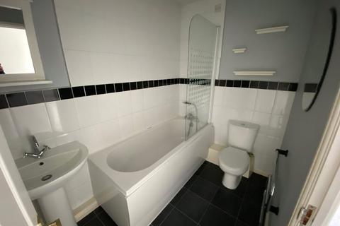 2 bedroom apartment to rent, Windsor Court, Sheriffs Close, Gateshead, NE10