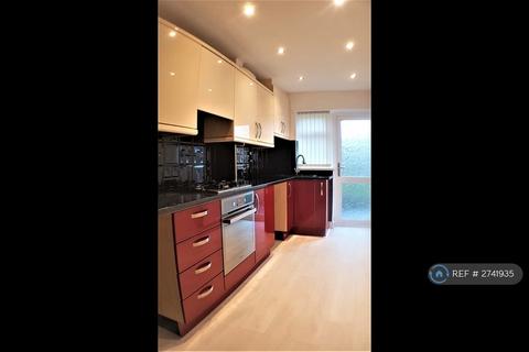 3 bedroom terraced house to rent, Greenvale, Birmingham, B31