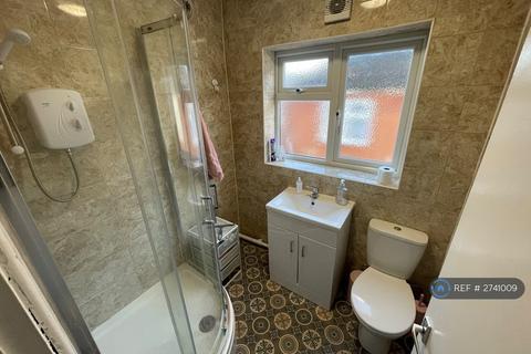 3 bedroom semi-detached house to rent, Broadlands Road, Southampton, SO17