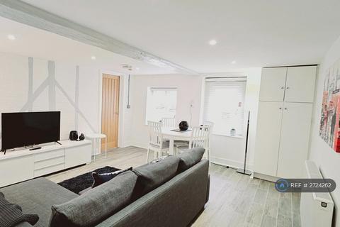 undefined, Weavers Yard, Farnham, GU9