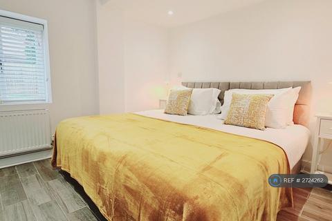 1 bedroom flat to rent, Weavers Yard, Farnham, GU9