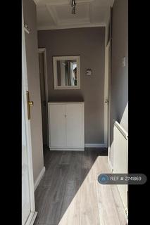 2 bedroom bungalow to rent, West Parade, Dunstable, LU6