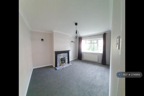 2 bedroom bungalow to rent, West Parade, Dunstable, LU6
