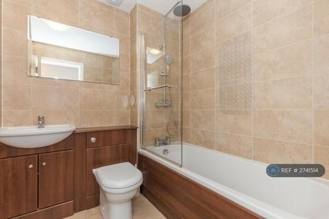 2 bedroom flat to rent, Huntingdon Place, Edinburgh, EH7