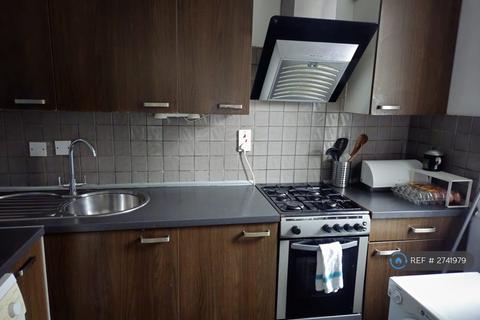 Studio to rent, Vanbrugh Court, London, SE11