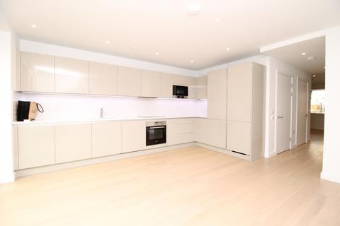 3 bedroom flat to rent, Heygate Street, London, SE17