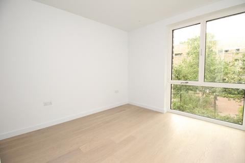3 bedroom flat to rent, Heygate Street, London, SE17