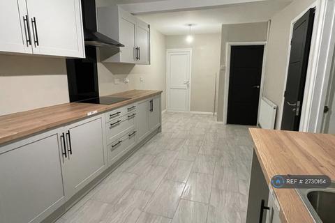 4 bedroom terraced house to rent, Pately Walk, Liverpool, L24