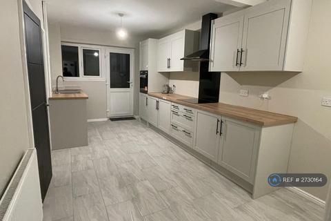 4 bedroom terraced house to rent, Pately Walk, Liverpool, L24