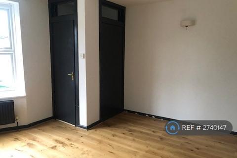 2 bedroom semi-detached house to rent, St. Keverne Road, London, SE9