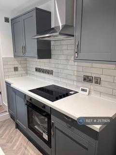 2 bedroom terraced house to rent, Garnett Road East, Newcastle-Under-Lyme, ST5