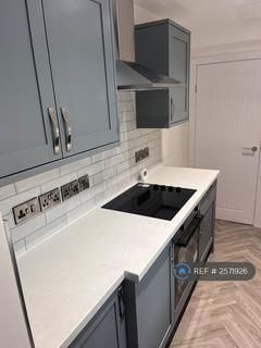 2 bedroom terraced house to rent, Garnett Road East, Newcastle-Under-Lyme, ST5