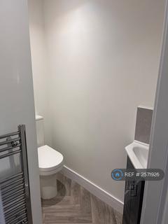 2 bedroom terraced house to rent, Garnett Road East, Newcastle-Under-Lyme, ST5