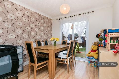 3 bedroom terraced house to rent, Brahms Road, Basingstoke, RG22