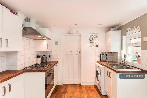 1 bedroom flat to rent, Garratt Lane, London, SW17