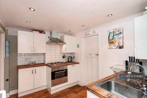 1 bedroom flat to rent, Garratt Lane, London, SW17