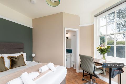 1 bedroom in a house share to rent, Broadwater Road, London, SW17