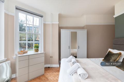 1 bedroom in a house share to rent, Broadwater Road, London, SW17