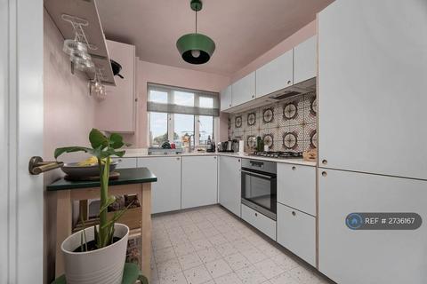 1 bedroom flat to rent, Osier Court, London, E1