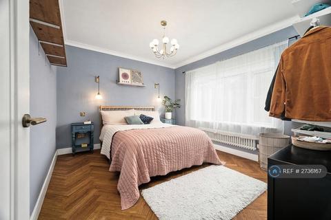 1 bedroom flat to rent, Osier Court, London, E1