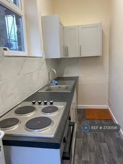 1 bedroom terraced house to rent, Green Place, Bradford, BD2