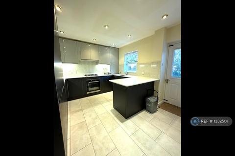 4 bedroom detached house to rent, Whitehall Lane, Buckhurst Hill, IG9
