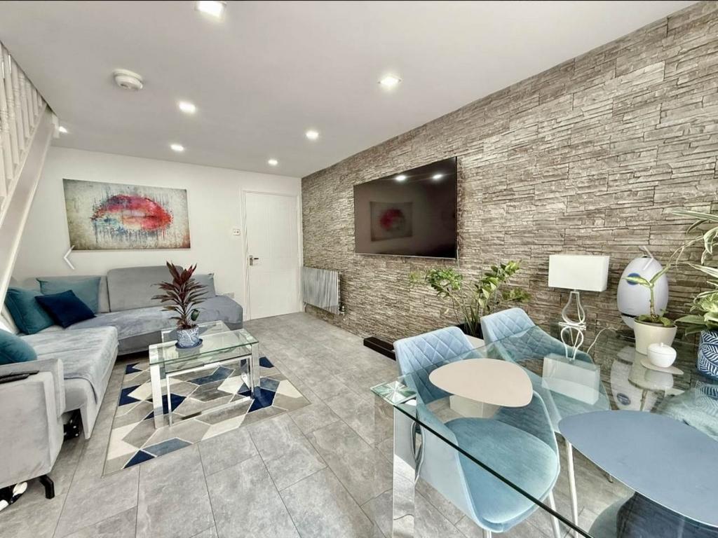 Living room 2