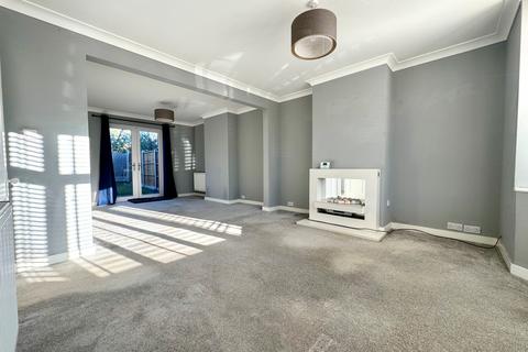 3 bedroom semi-detached house to rent, Swiss Avenue, Chelmsford, Essex, CM1 2AF
