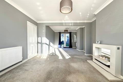 3 bedroom semi-detached house to rent, Swiss Avenue, Chelmsford, Essex, CM1 2AF