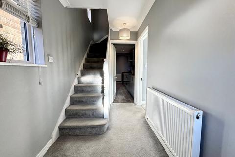 3 bedroom semi-detached house to rent, Swiss Avenue, Chelmsford, Essex, CM1 2AF