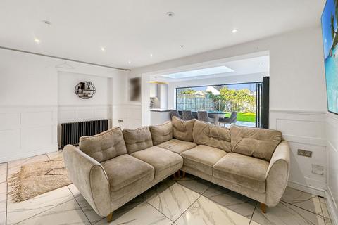 undefined, Grosvenor Road, Grays RM16