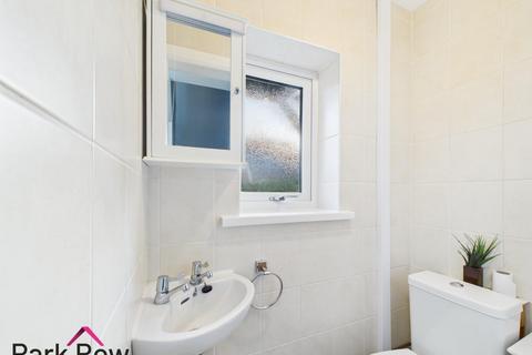 3 bedroom link detached house for sale, Pinfold Avenue, Sherburn In Elmet, Leeds