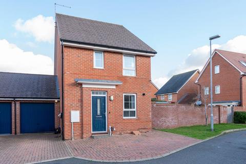 3 bedroom terraced house to rent, Skipper Close, HP2, Hemel Hempstead, HP2
