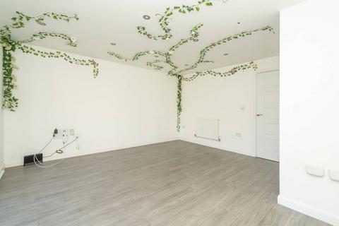 3 bedroom terraced house to rent, Skipper Close, HP2, Hemel Hempstead, HP2