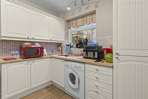 2 bedroom semi-detached bungalow for sale, Selmeston Road, Eastbourne BN21