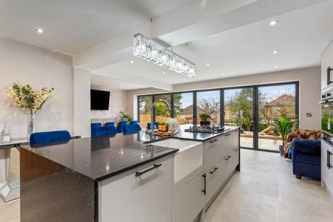 4 bedroom detached house for sale, Portreath Drive, Allestree, Derby, DE22 2BJ