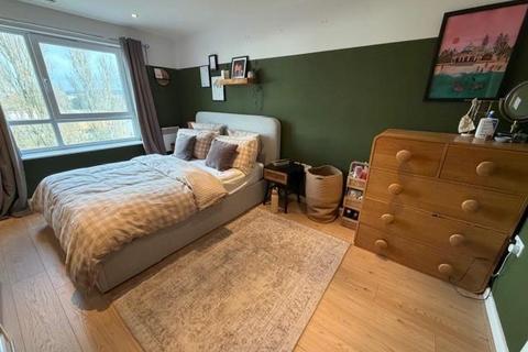 3 bedroom flat for sale, Avenel Way, Poole