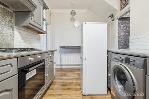 undefined, Brightwell Avenue, Westcliff-on-sea, SS0 9
