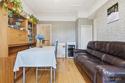 undefined, Brightwell Avenue, Westcliff-on-sea, SS0 9